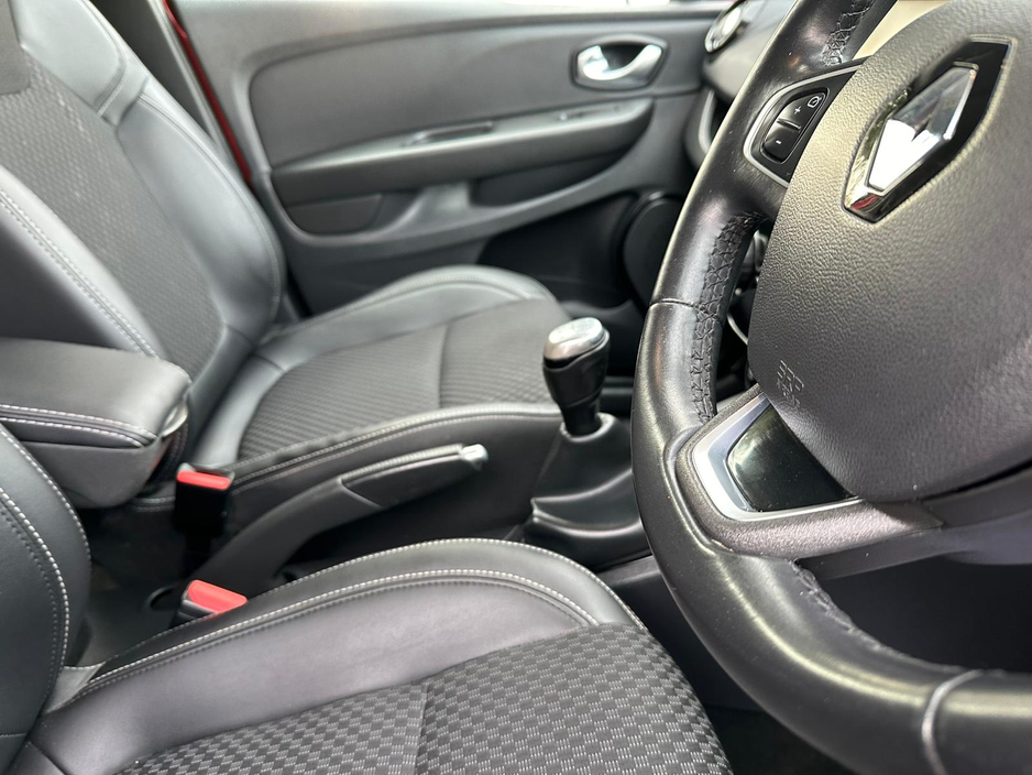2019 Renault Clio - image 17