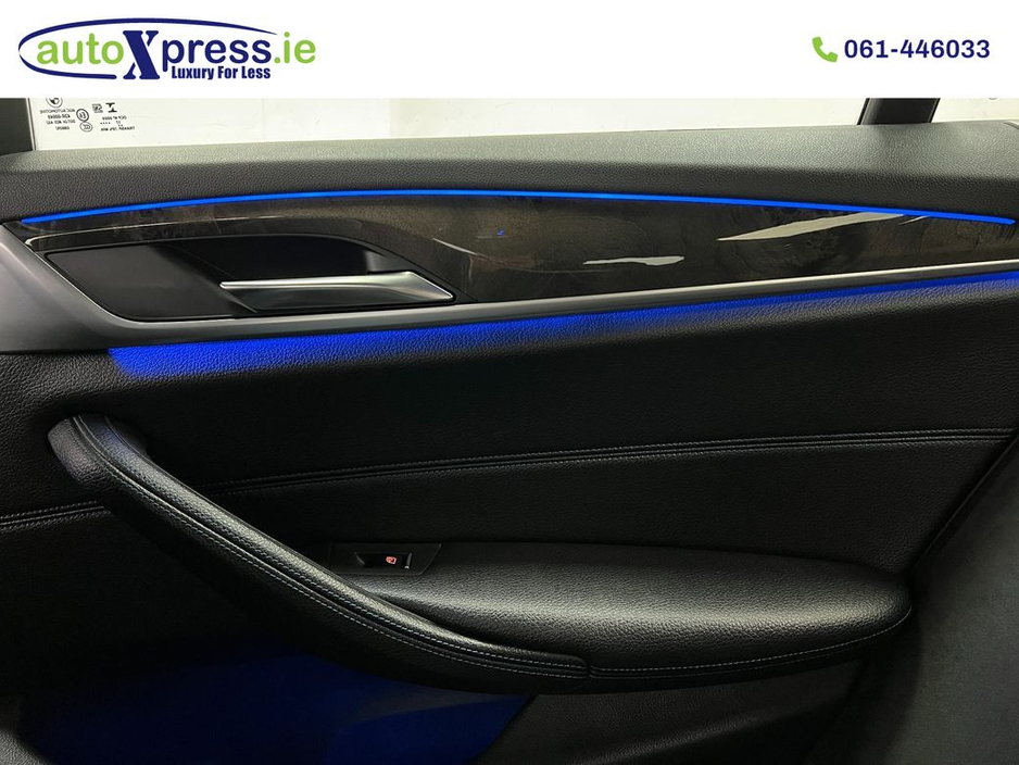 2018 BMW 5 Series - image 32