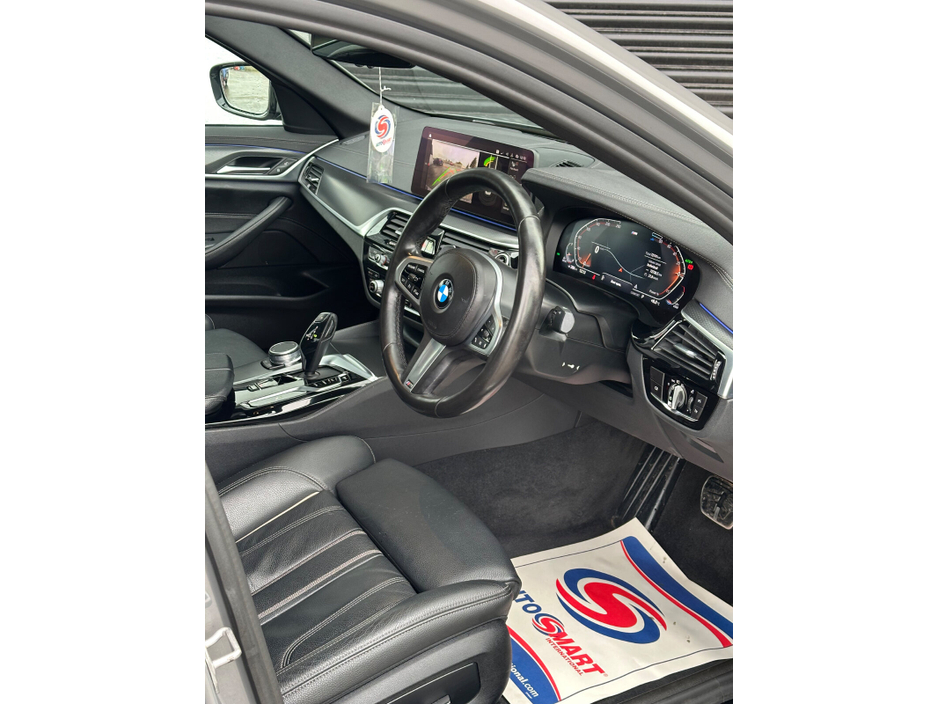 2021 BMW 5 Series - image 21