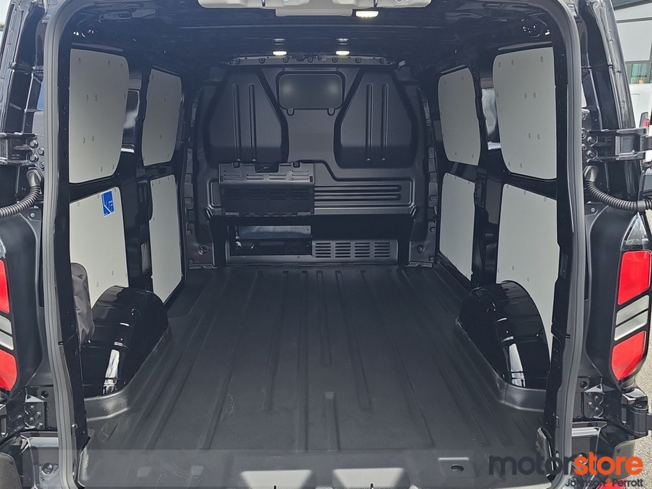 2026 Ford Transit Custom - image 24