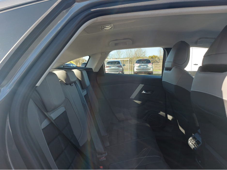 2025 Citroen C4 - image 14