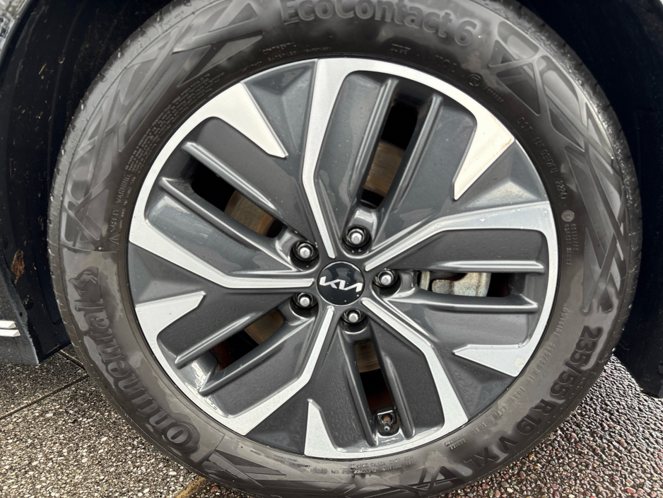 2023 Kia EV6 - image 4