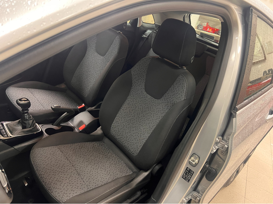 2024 Opel Crossland X *Only 12000 Kms* As New Petrol Manual High Spec 2024 Opel Crossland Rear View Camera Apple Car Play www.bolands.ie Est.1955 €21,950