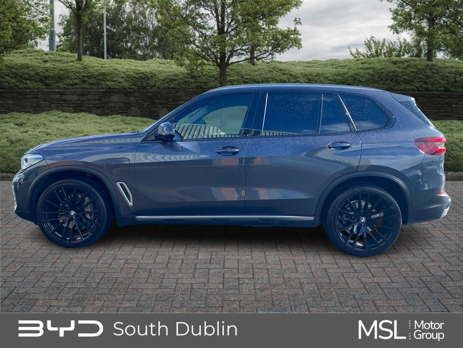 2021 BMW X5 - image 6