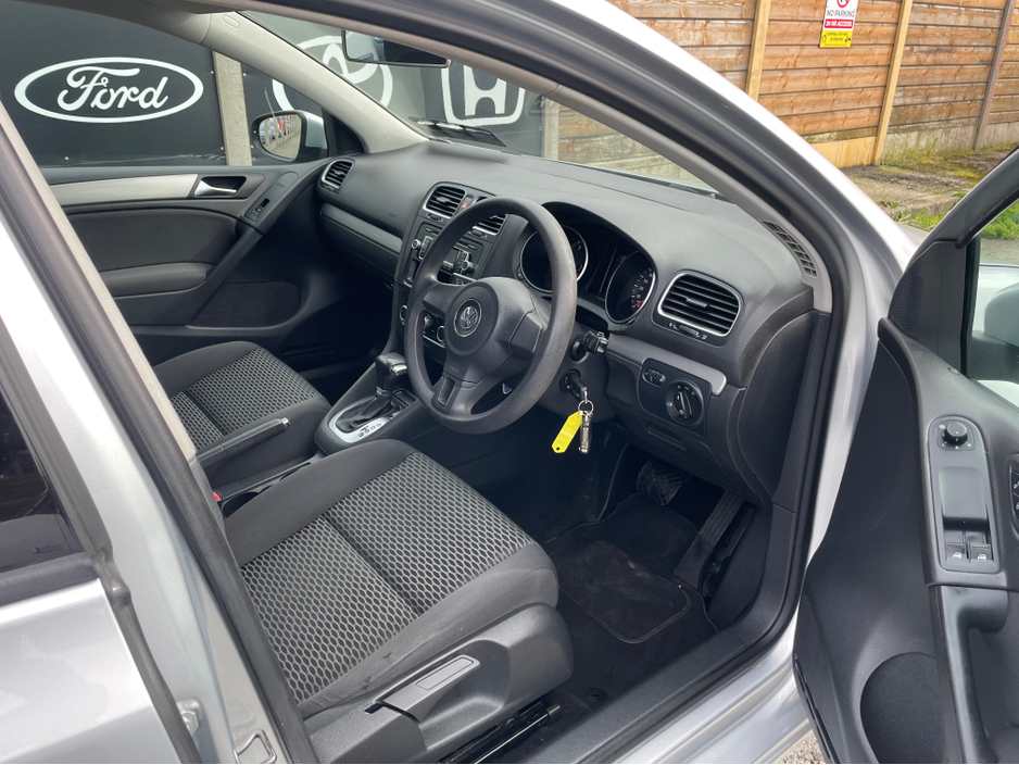 2010 Volkswagen Golf - image 15