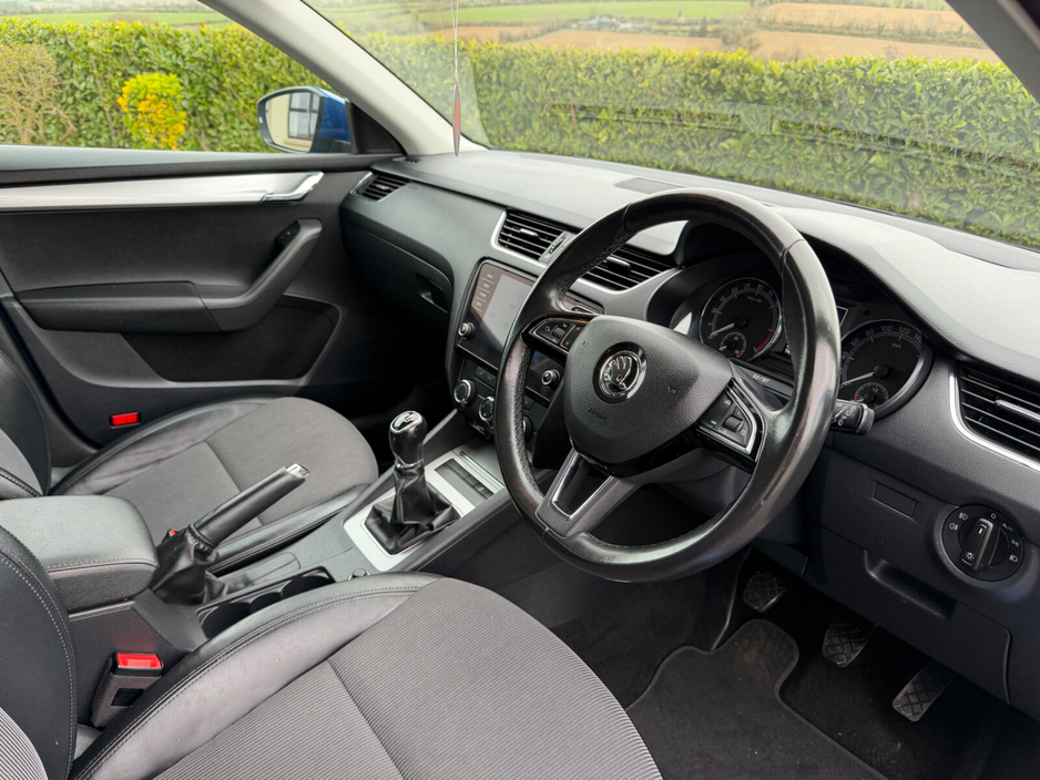 2020 Skoda Octavia - image 11