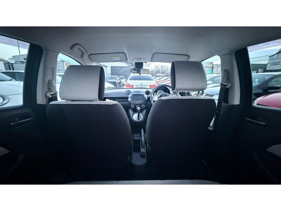 2011 Mazda Demio - image 10