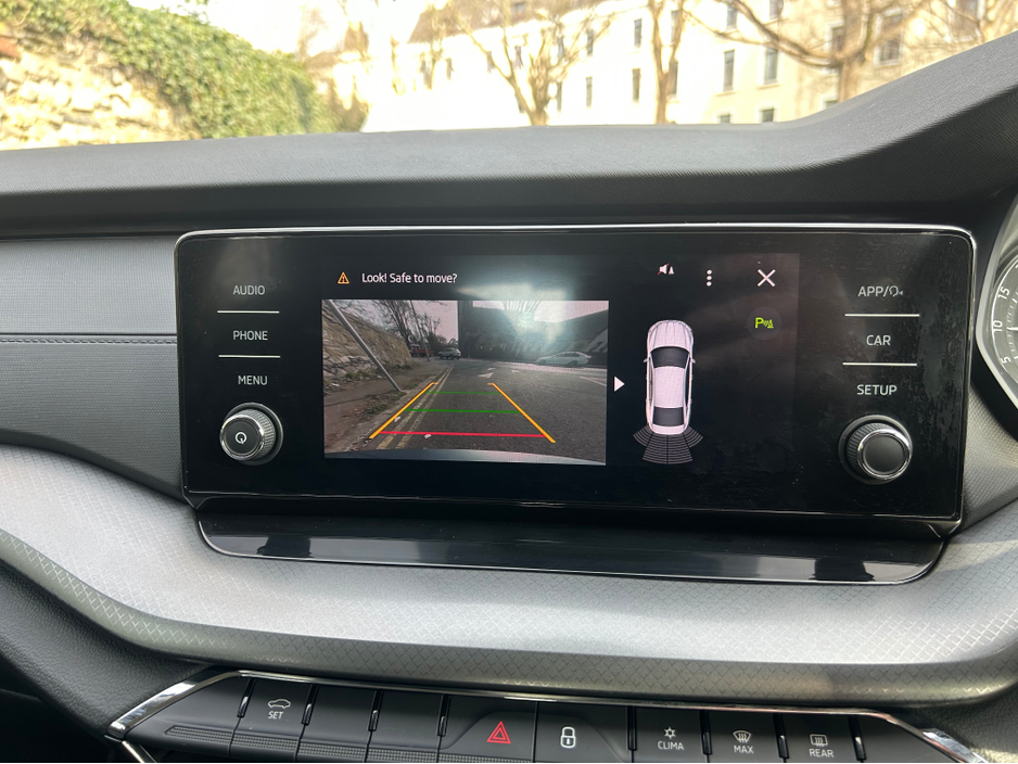 2022 Skoda Octavia - image 11