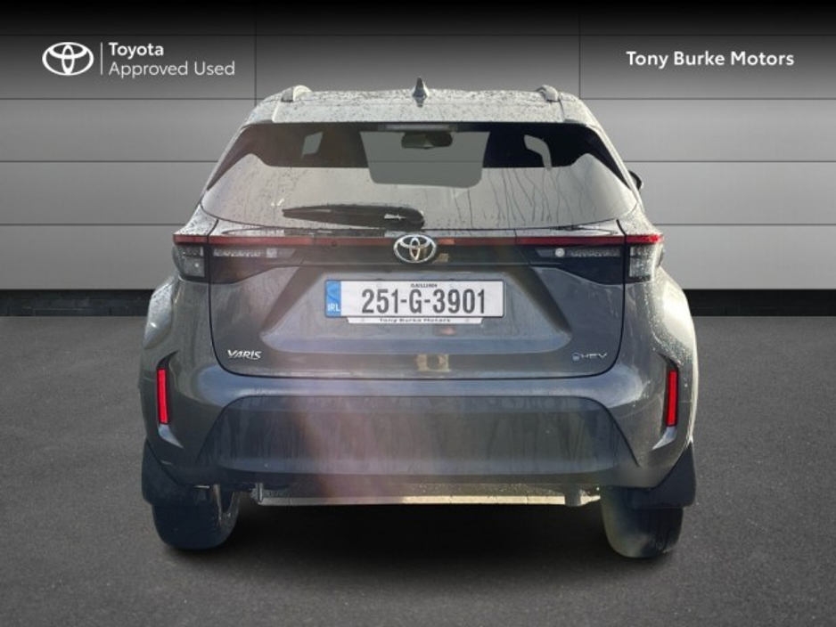 2025 Toyota Yaris Cross - SPECIAL OFFER UNIT - Save EUR 5,300 - LunaSport Monotone - 1.5 Hybrid - Automatic - EUR 180 // Remote Central Locking // Front Electric Windows // Rear Electric Windows // Electric Mirrors // Finger €31,855