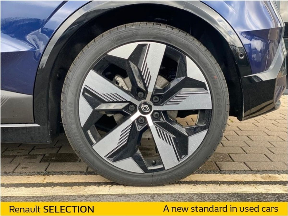 2023 Renault Megane - image 10