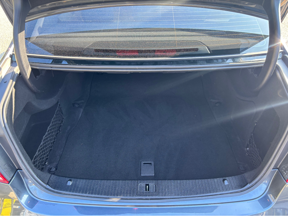 2014 Mercedes-Benz E Class - image 14