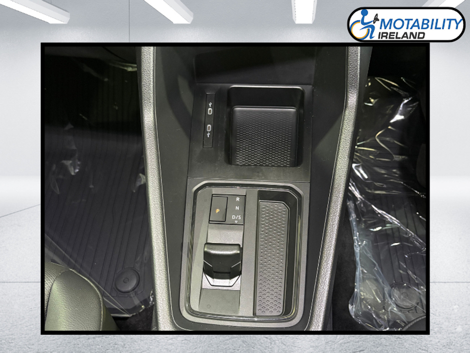 2024 Volkswagen Caddy Maxi Life - image 12