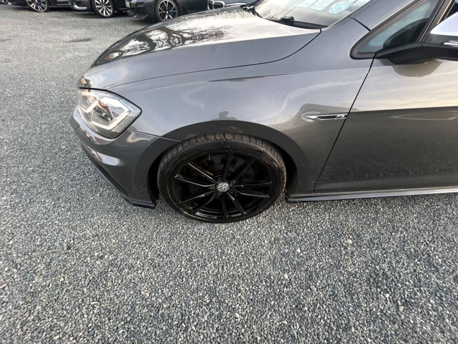 2017 Volkswagen Golf - image 27