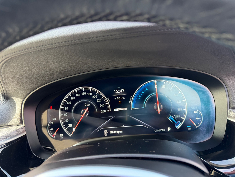 2018 BMW 5 Series - image 15