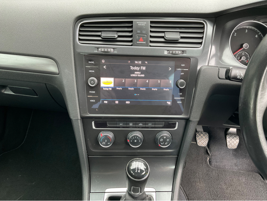 2018 Volkswagen Golf - image 14