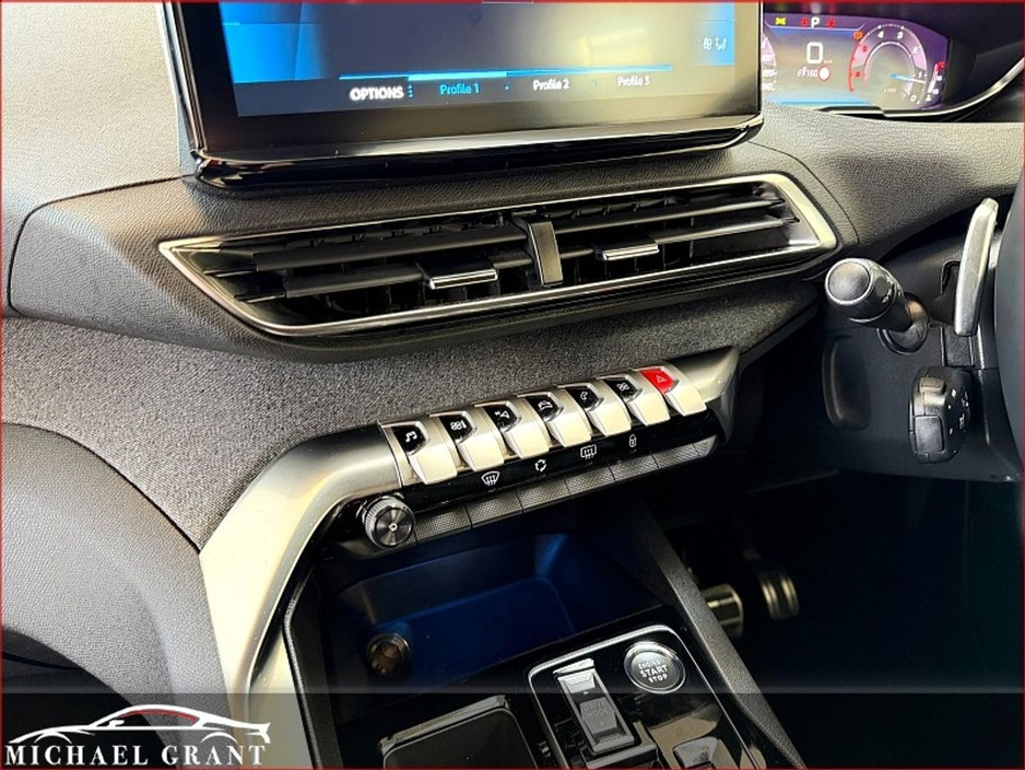 2023 Peugeot 5008 - image 28