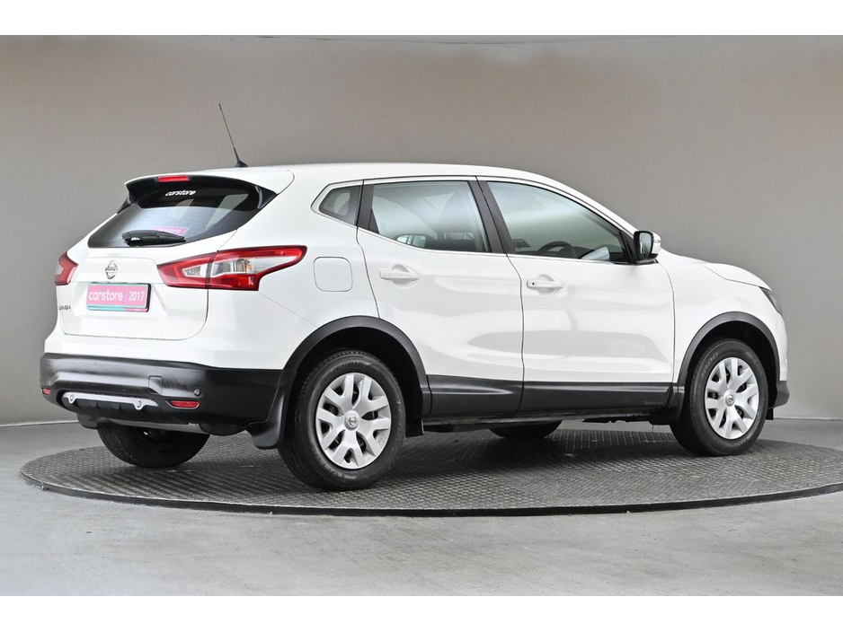 2017 Nissan Qashqai - image 10