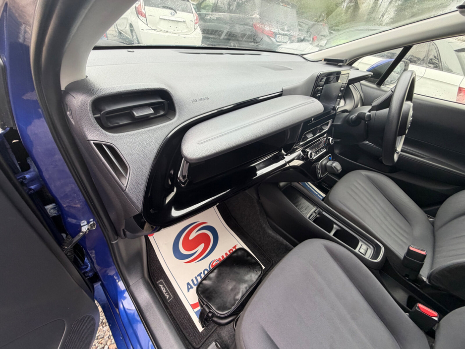 2022 Toyota Aqua - image 13