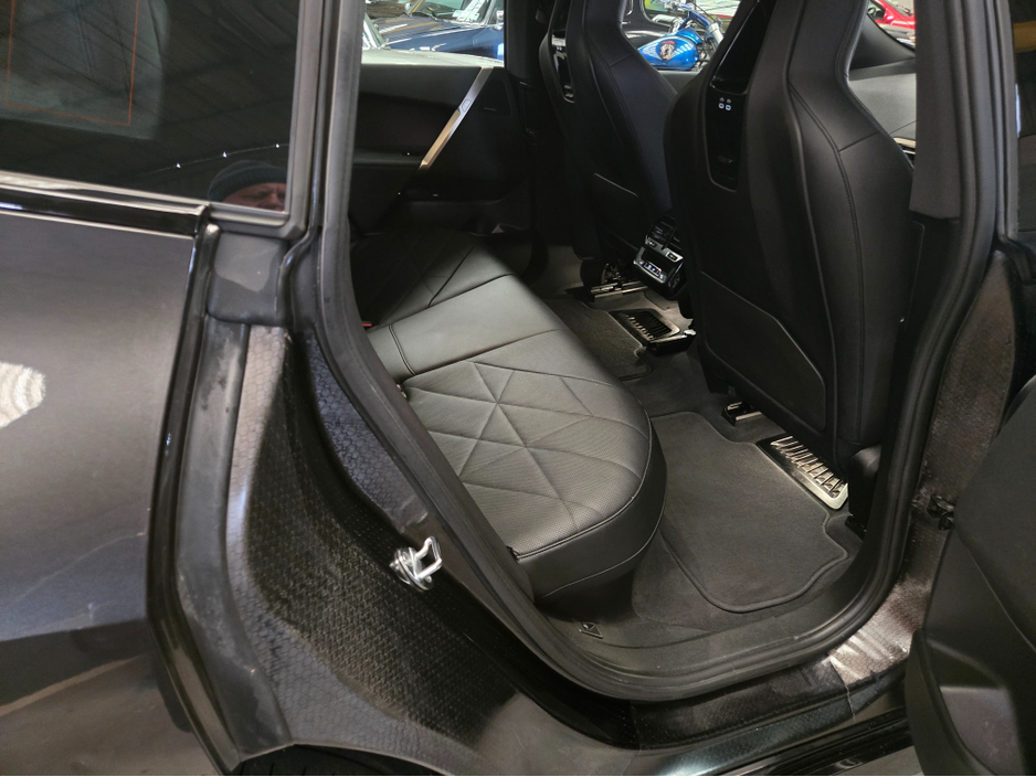 2022 BMW iX - image 2