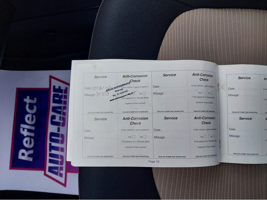 2015 Hyundai i10 - image 25