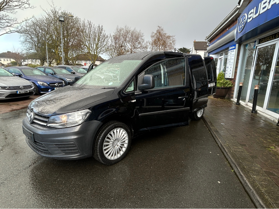 2020 Volkswagen Caddy - image 23