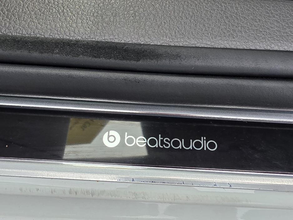 2016 Volkswagen Polo - image 9