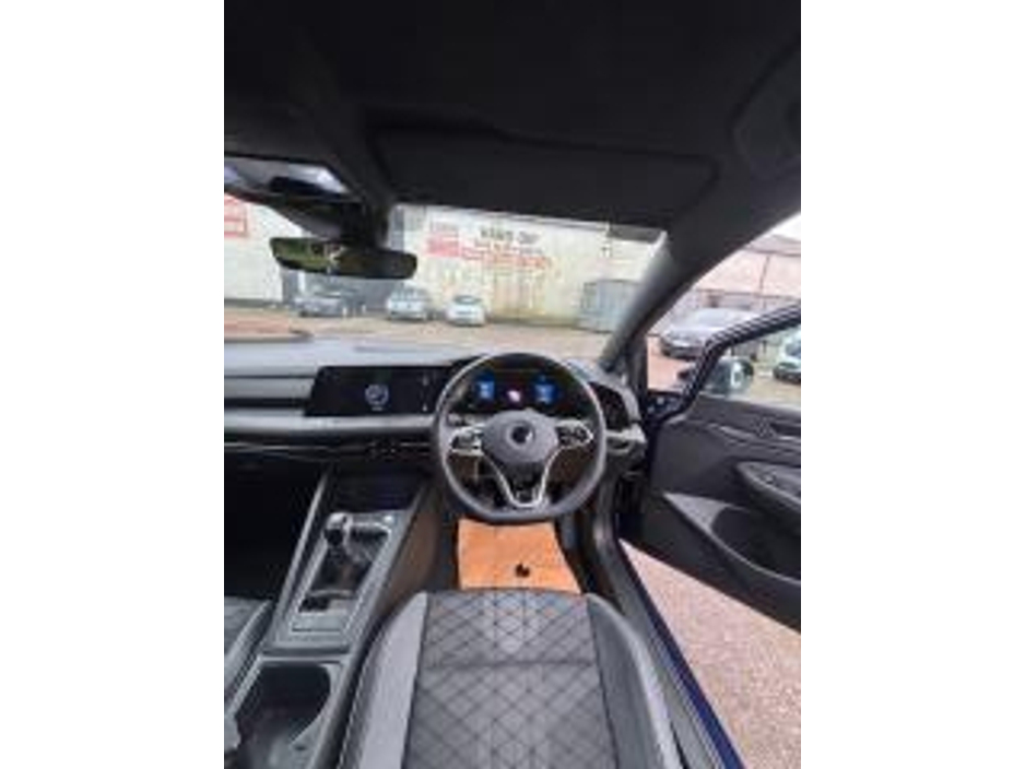 2022 Volkswagen Golf - image 7