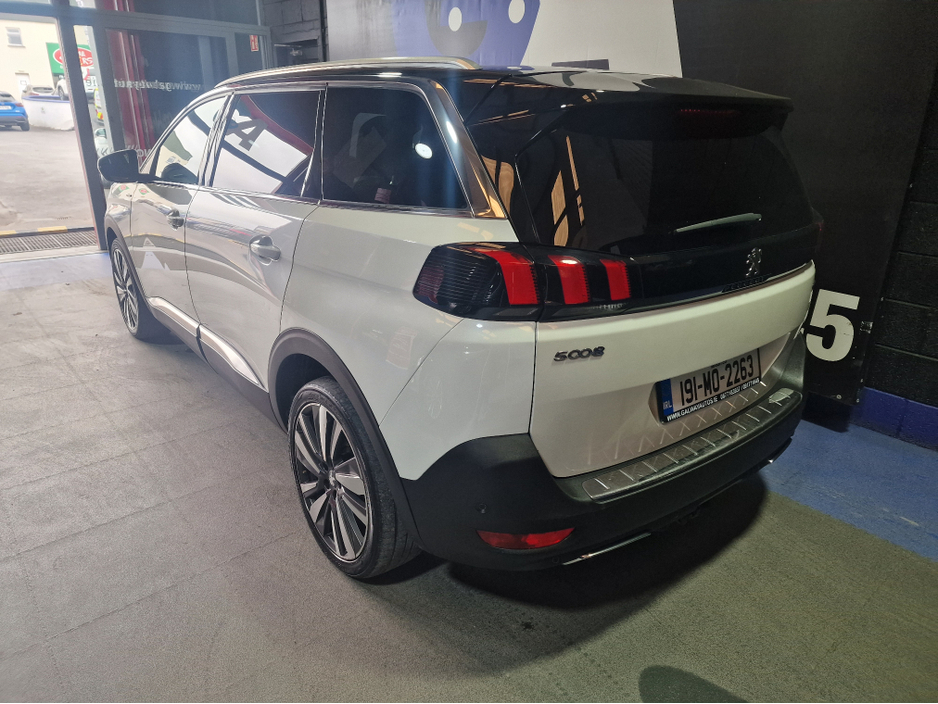 2019 Peugeot 5008 - image 7