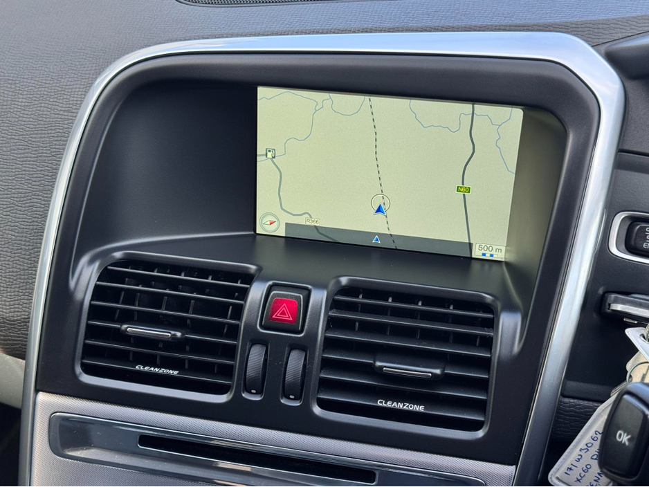 2017 Volvo XC60 - image 12