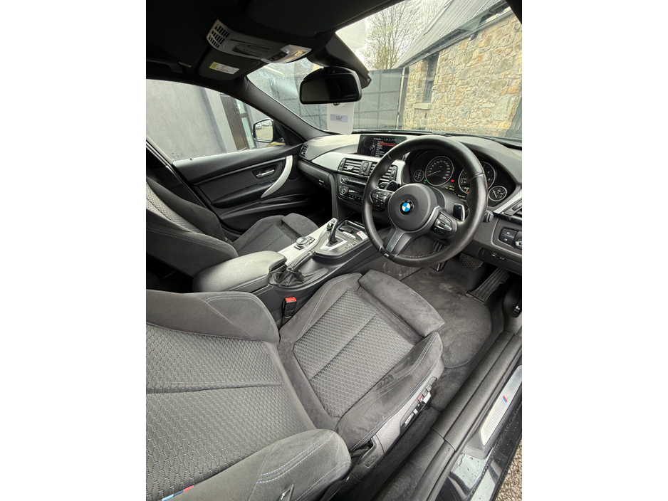 2015 BMW 3 Series - image 12