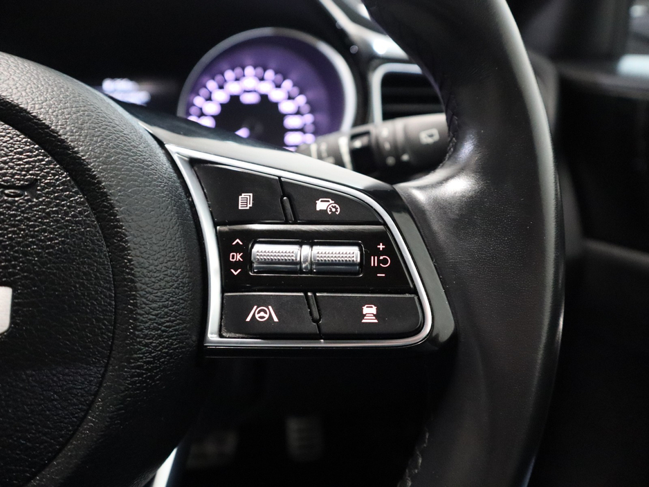 2023 Kia XCeed - image 13