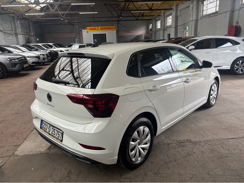 2022 Volkswagen Polo - image 7