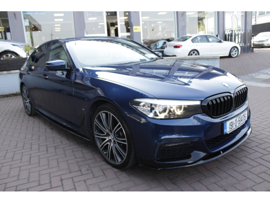 2019 BMW 5 Series - image 2