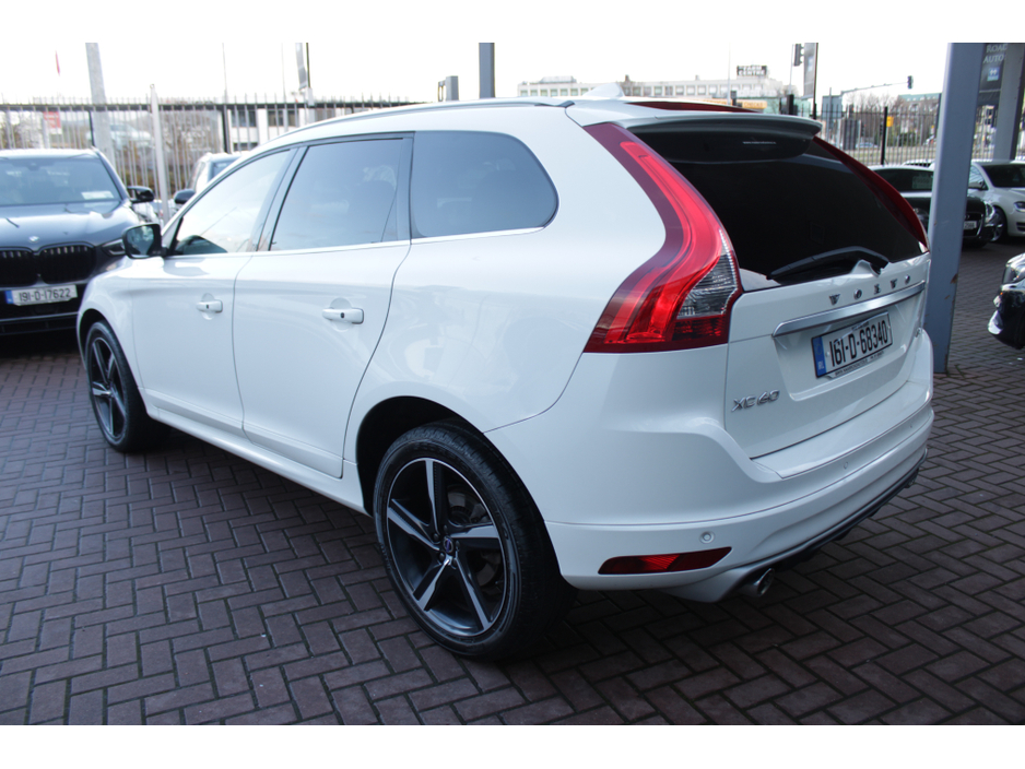 2016 Volvo XC60 - image 6