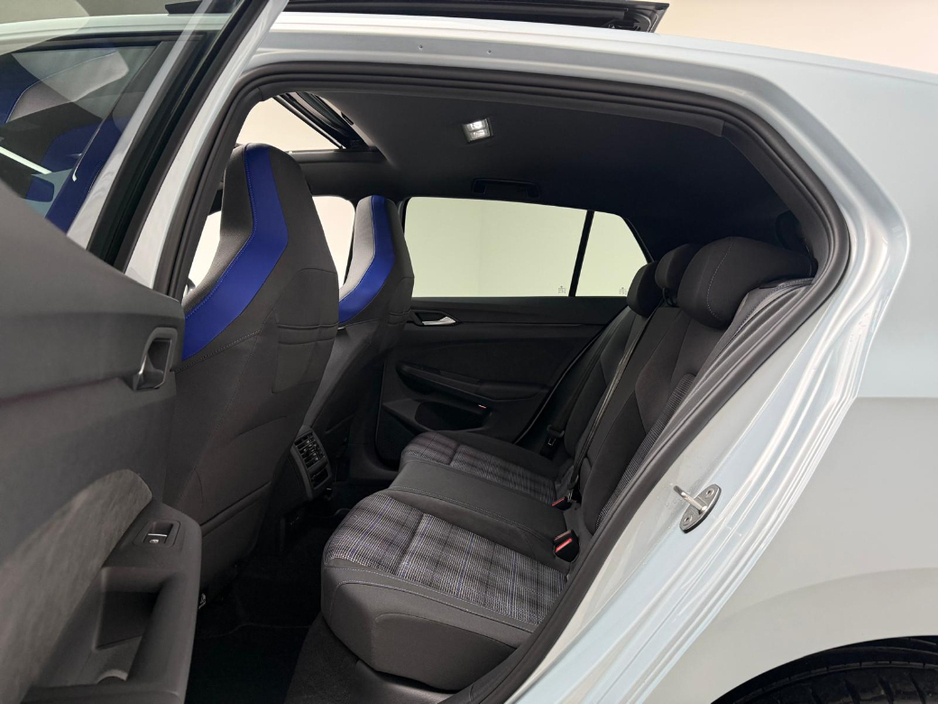 2025 Volkswagen Golf GTE 1.5 PHEV 272HP DSG *PAN ROOF* €47,990