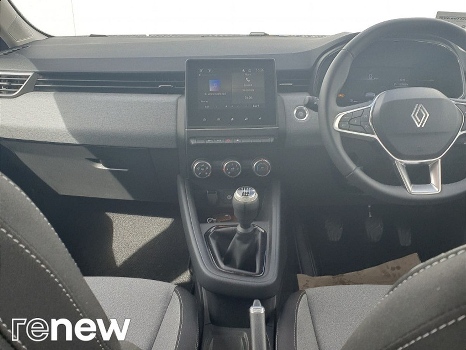 2025 Renault Clio - image 2