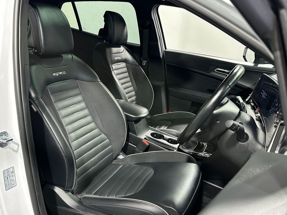 2023 Kia Sportage - image 11