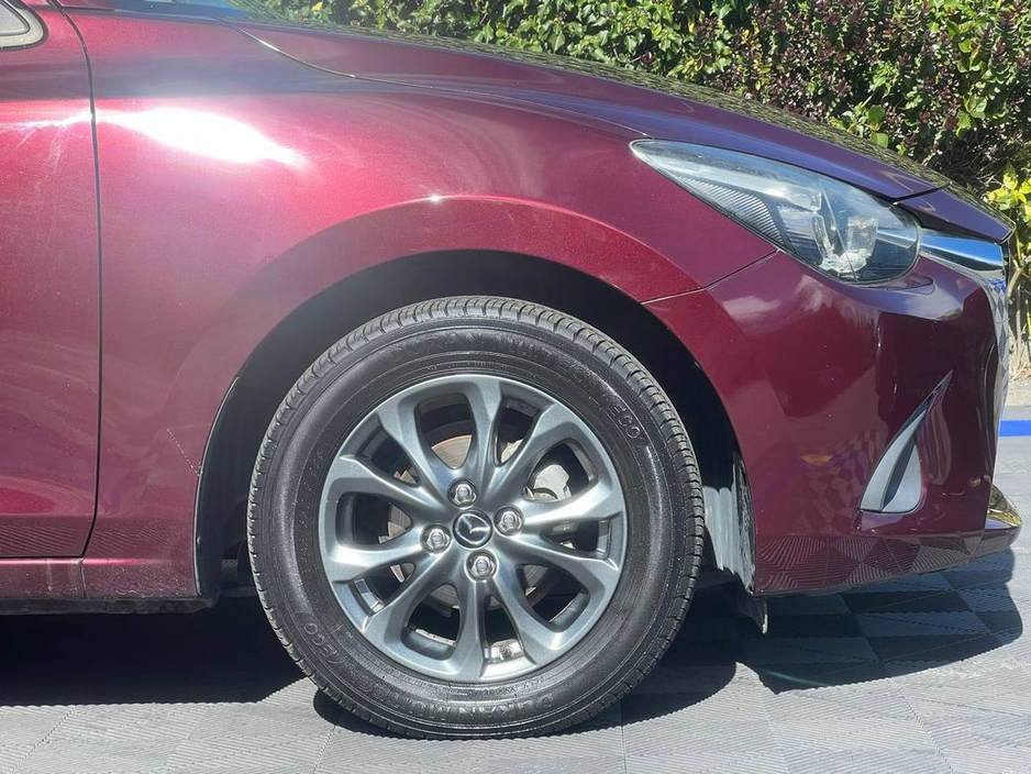 2017 Mazda Demio - image 9