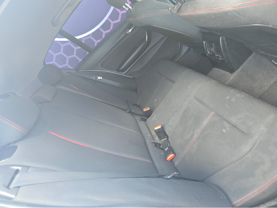 2013 BMW 1 Series - image 14