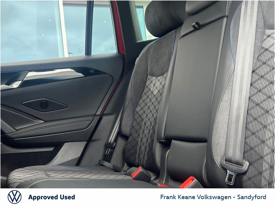 2025 Volkswagen Tiguan - image 6