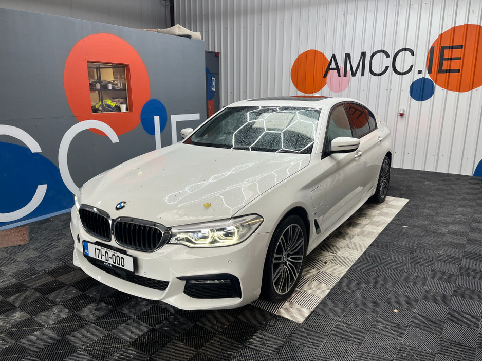 2017 BMW 5 Series - image 5