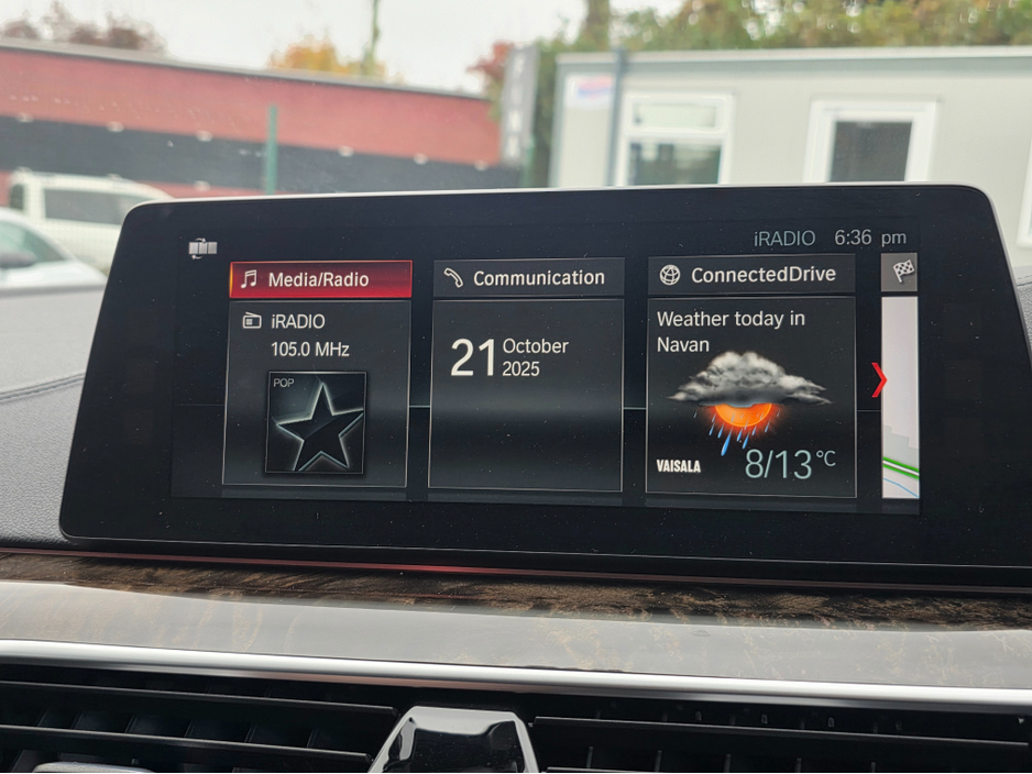 2017 BMW 5 Series 523D LUXURY - CARPLAY NAVIGATION EDITION FULL LEATHER ELECTRIC HEATED SEATS - 360 REVERCE CAMERA - PRIVACY GLASS €24,950