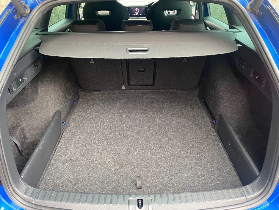 2022 Skoda Octavia - image 16