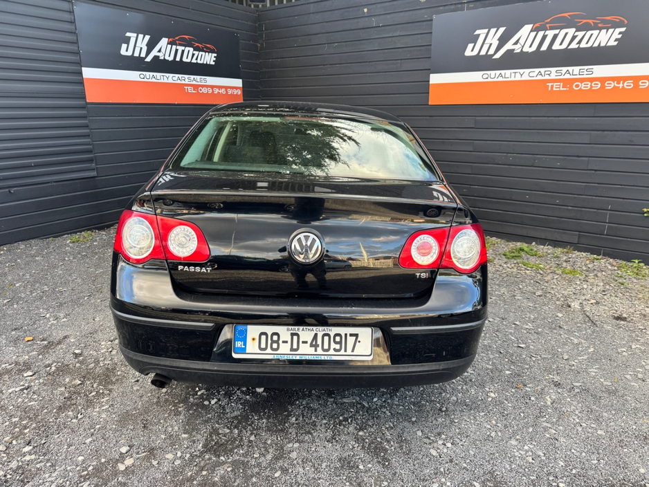 2008 Volkswagen Passat - image 3