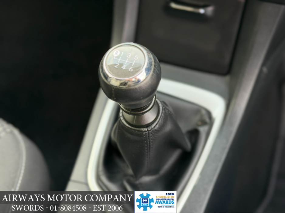 2016 Toyota Corolla - image 7