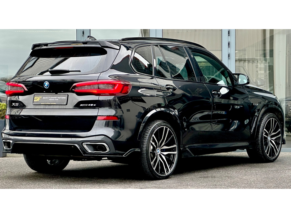 2022 BMW X5 - image 2