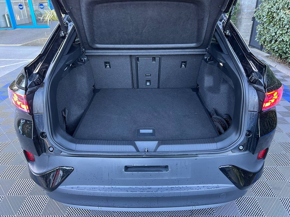 2023 Volkswagen ID.5 - image 14