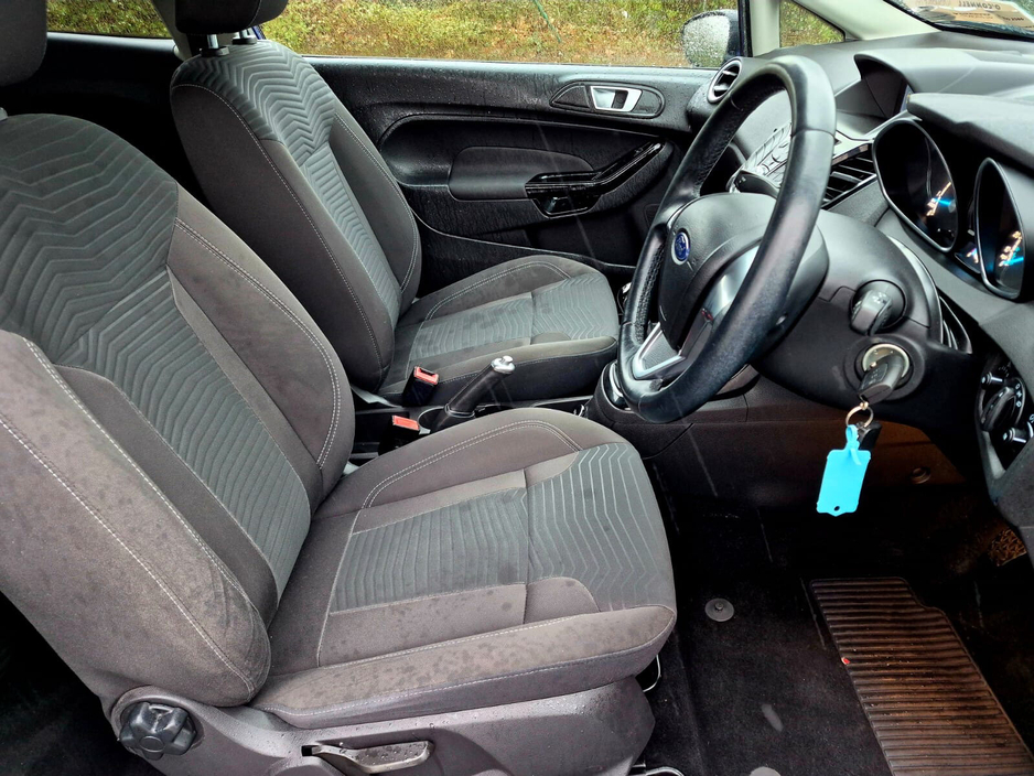2017 Ford Fiesta - image 9