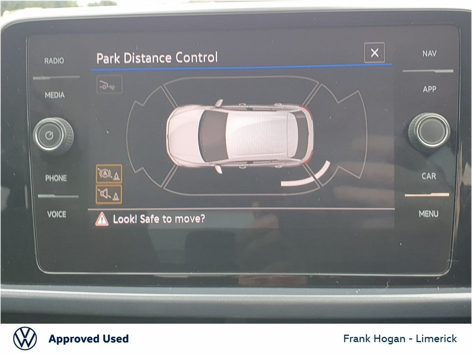 2023 Volkswagen T-Roc - image 12