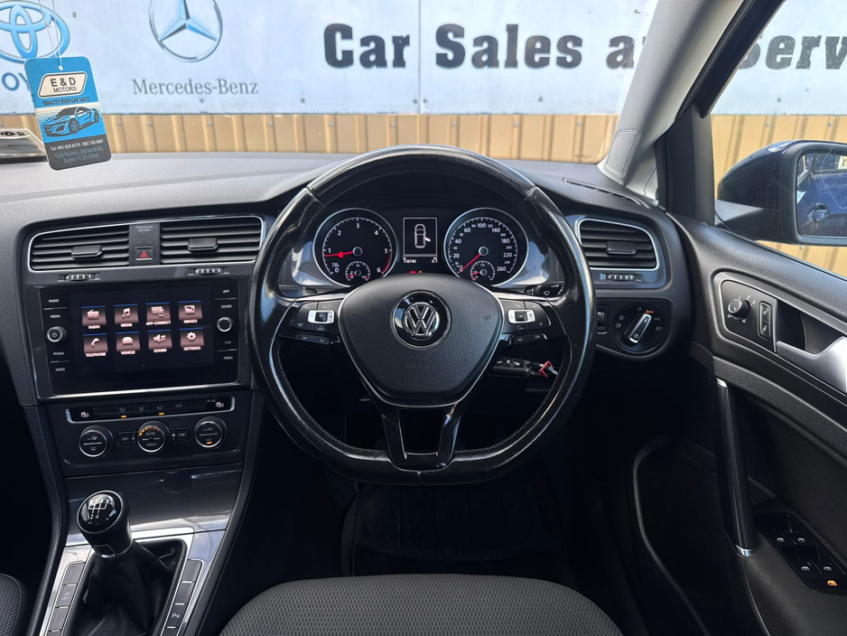 2017 Volkswagen Golf - image 20